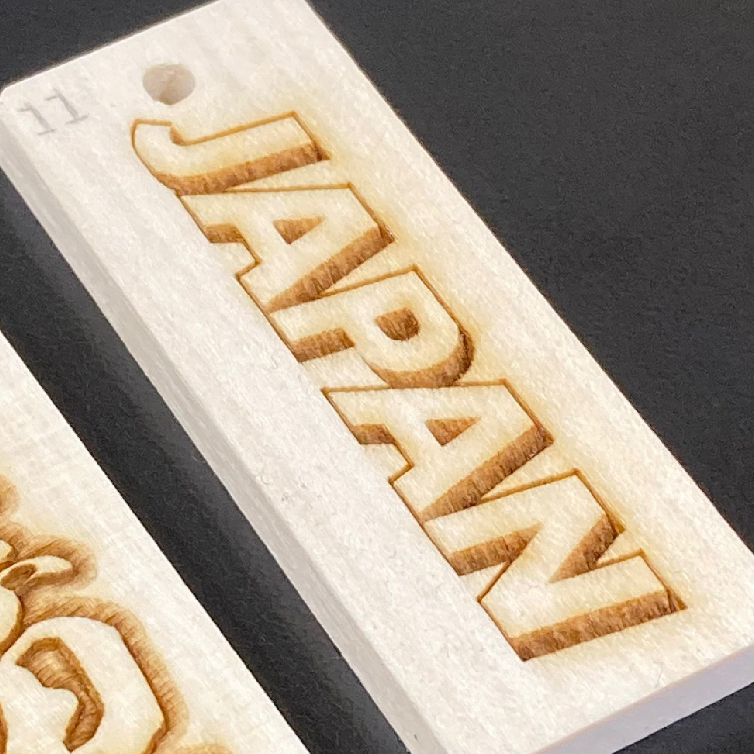 ガチャガチャの中身 木札